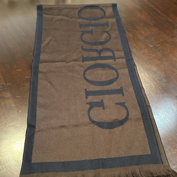 Authentic Giorgio Armani wool scarf - Picture 7 of 10